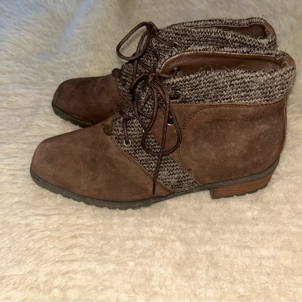 Brown Ankle Boots with Knit Cuff